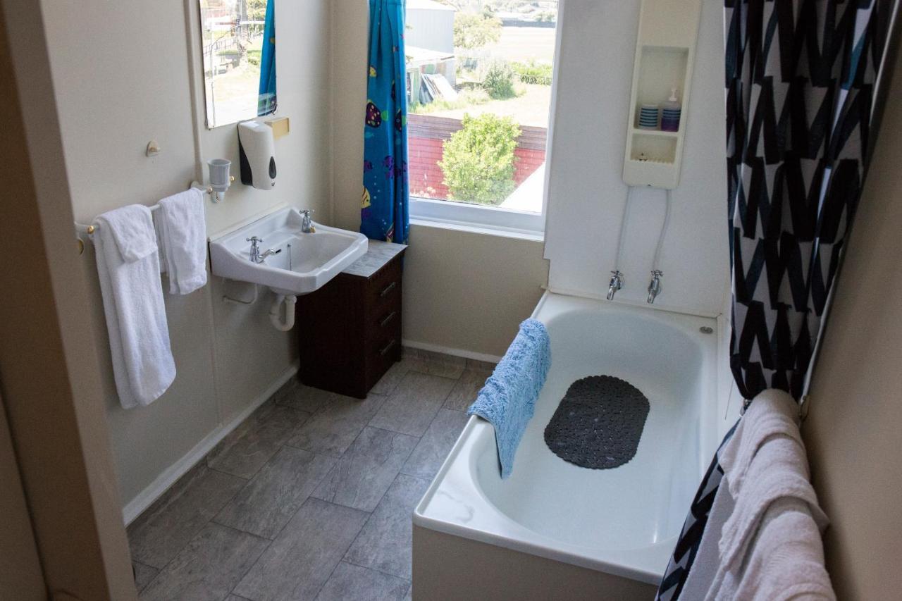 Post Office Hotel Foxton Екстериор снимка